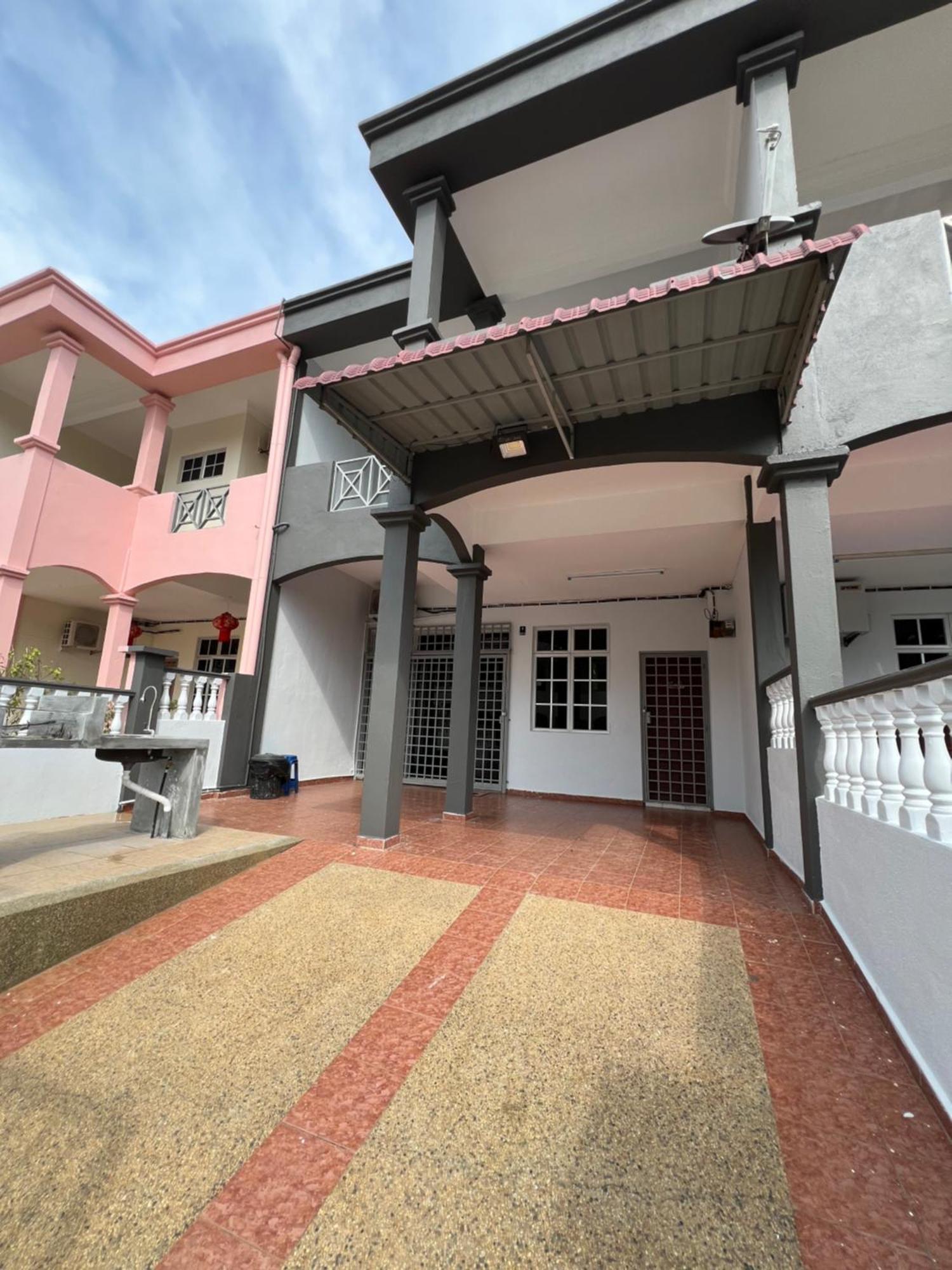 Holiday home The Garden @ Batu 8 Jalan Pantai